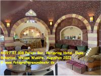 44727 07 008 Peters Bar, Hotspring Hotel, Oase Bahariya, Weisse Wueste, Aegypten 2022.JPG